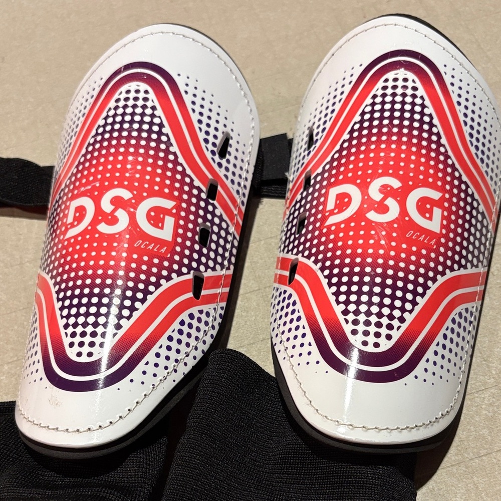 DSG Women’s Shin Guards - XL - Great Condition